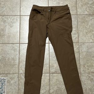 Lululemon size 29x28 abc slim pant.
